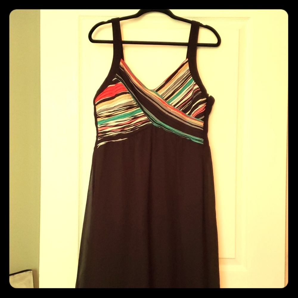 Long elegant multicolored sleeveless dress
